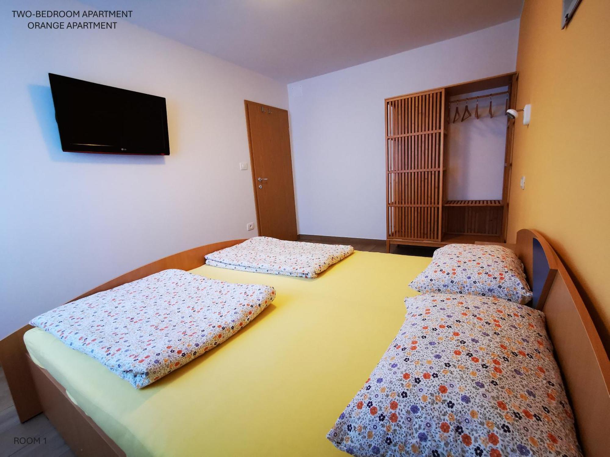 Apartment And Room Anica Tolmin Exterior foto