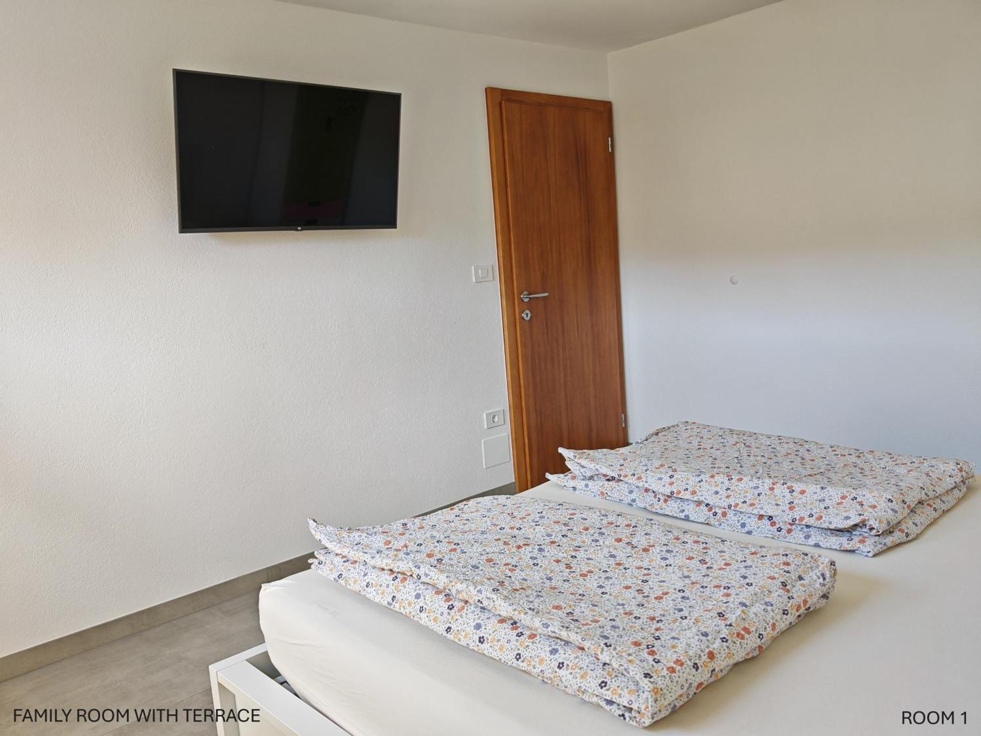 Apartment And Room Anica Tolmin Exterior foto